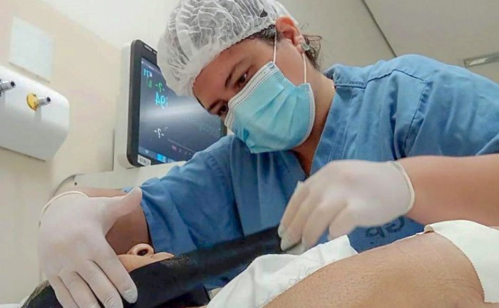 Paciente durante sessão de fisioterapia no serviço de cabeça e pescoço do HGP - Foto: SES/Governo do Tocantins