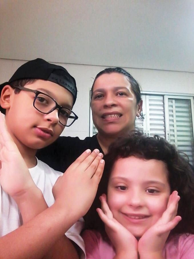 Josiane conta como é estudar com os filhos, Elder e Mirelly, durante a pandemia - (Foto: Arquivo Pessoal)