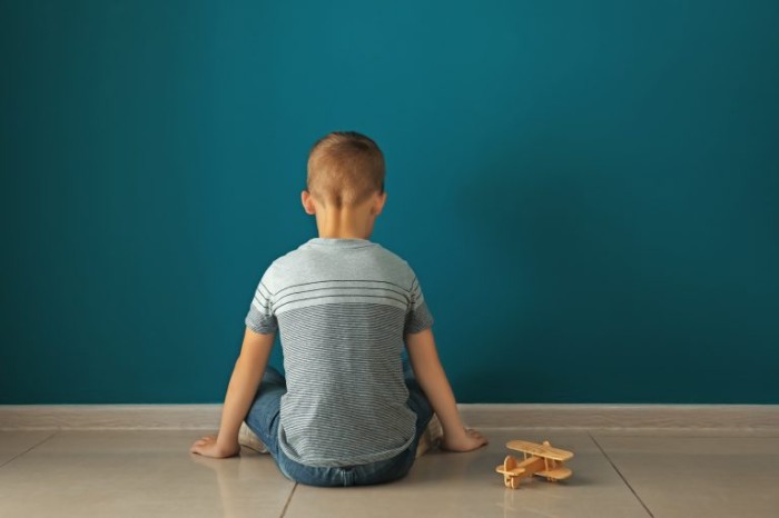 Pessoas autistas têm sensibilidade sensorial - (Foto: Olga Yastremska/Depositphotos)