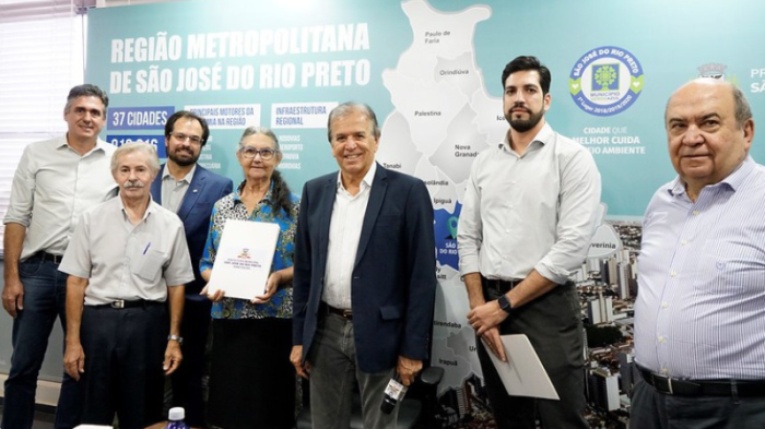 Prefeitura entrega matriculas definitivas aos proprietários de lotes do Núcleo Santa Catarina