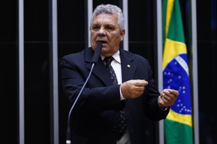 O autor da proposta, deputado Alberto Fraga - (Foto: Pablo Valadares/Câmara dos Deputados)