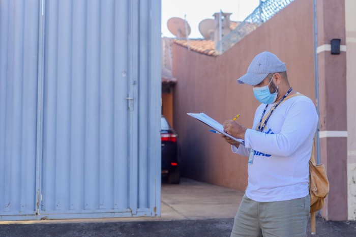 Periodicamente agentes de endemias e de saúde realizam visitas aos moradores de Palmas - Fotógrafo:Raiza Milhomem/ Ascom Semus