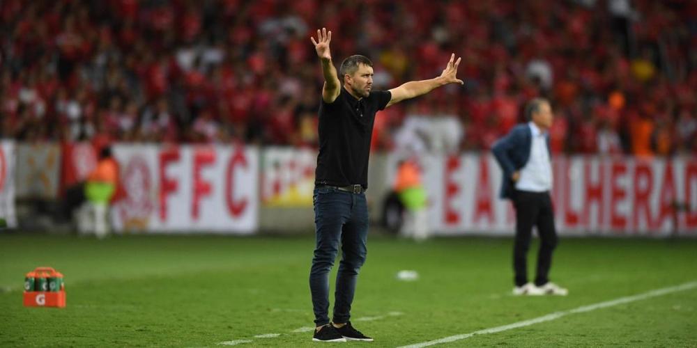 Coudet reclamou das condições do gramado do Beira-Rio | Foto: Ricardo Duarte / Inter / Divulgação / CP
