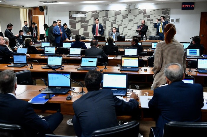 O ciclo de debates deve explorar cinco grandes tópicos, entre eles, simplificação e desburocratização tributárias - Foto: Geraldo Magela/Agência Senado