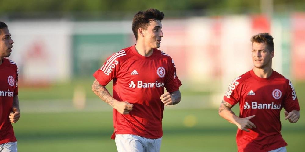 Saravia foi convocado por Lionel Scaloni para defender a seleção da Argentina | Foto: Ricardo Duarte / Inter / Divulgação / CP