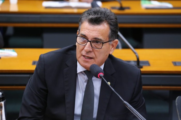 Coronel Meira ampliou o rol de agentes isentos do pagamento de passagem - (Foto: Vinicius Loures/Câmara dos Deputados)