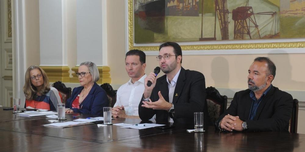 Autoridades recomendam isolamento e busca por atendimento domiciliar | Foto: Alina Souza