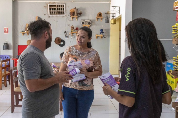 Caminhada Agosto Lilás em Taquaruçu abordou o tema junto a moradores do distrito - Fotógrafo:Luciana Pires/Secom Palmas