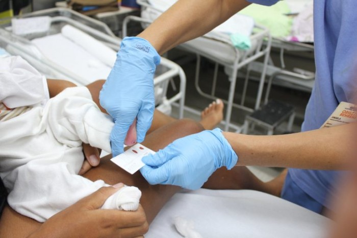 O teste identifica doenças metabólicas e genéticas - (Foto: Divulgação/Prefeitura de Belo Horizonte)