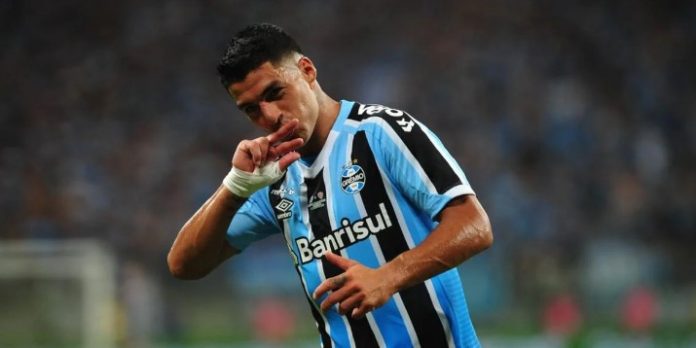 Luisito Suárez é a esperança de artilharia tricolor| Foto: Fabiano do Amaral / CP