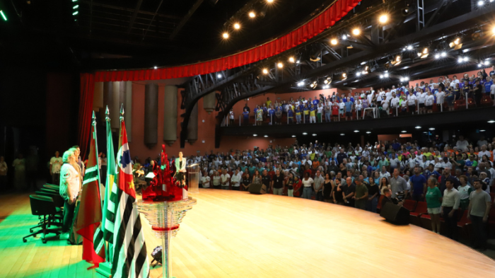 Teatro Paulo Moura ficou lotado durante a cerimônia