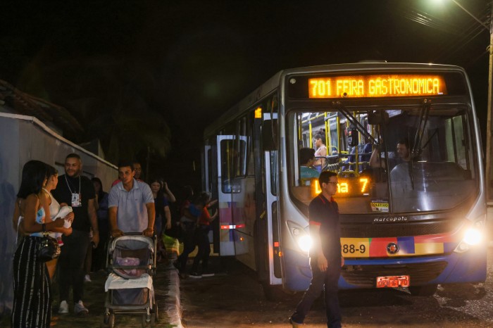 Iniciativa se destaca como uma alternativa para diminuir o fluxo de carros no Distrito - Fotógrafo:Regiane Rocha