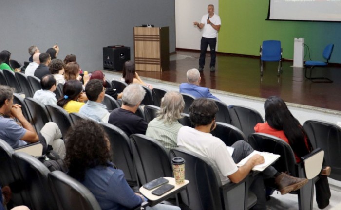 Max Vindas fala sobre ecoturismo durante o treinamento promovido pela Setur - Foto: Adiel Ponte/Governo do Tocantins