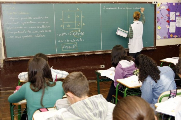 Hoje o acúmulo só é permitido para cargos técnicos ou científicos - (Foto: Henderson Alves/SEED-PR)