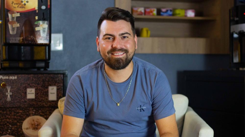 Foto: Adriano Muller, Founder e CTO da Agência Vela.