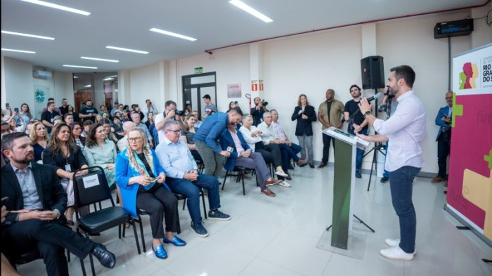 Leite ressaltou a importância de qualificar o atendimento de cuidados intensivos para as comunidades -Foto: Maurício Tonetto/Secom
