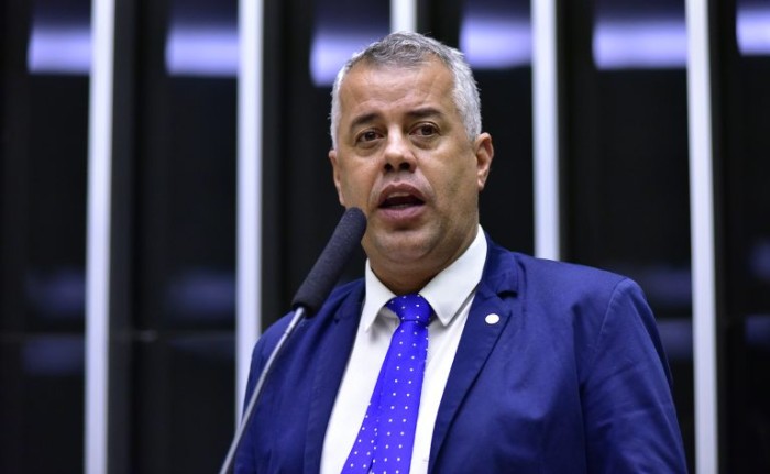 Evair Vieira de Melo: proposta dará estabilidade financeira a entidades - (Foto: Zeca Ribeiro/Câmara dos Deputados)