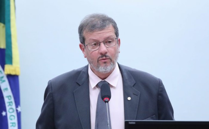 Alexandre Lindenmeyer: nível de escolaridade é irrelevante para a profissão - (Foto: Bruno Spada/Câmara dos Deputados)