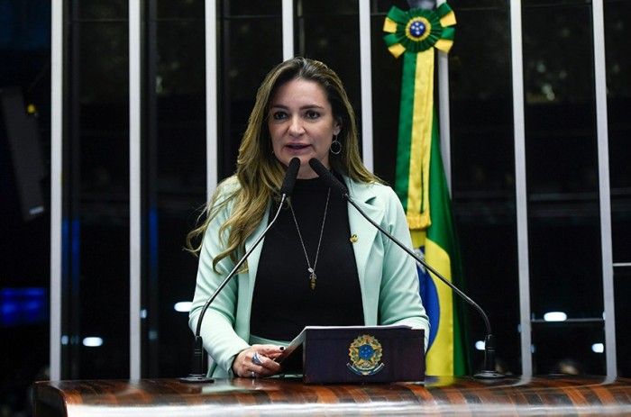 Relatora no Plenário, senadora Augusta Brito, destacou as medidas de combate ao assédio e ao estupro - Foto: Jefferson Rudy/Agência Senado