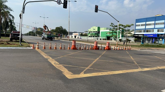 Registro de cruzamento com a LO-11 fechado na manhã de feriado de Proclamação da República - Fotógrafo:Seisp/Divulgação