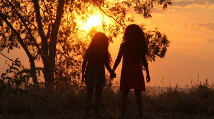 O Barulho da Noite retrata a reviravolta na vida das irmãs Maria Luiza (Alícia Santana) e Ritinha (Anna Alice), com a chegada de um suposto sobrinho do seu pai, Agenor (Marcos Palmeira) - Fotógrafo:Emerson Silva (divulgação)