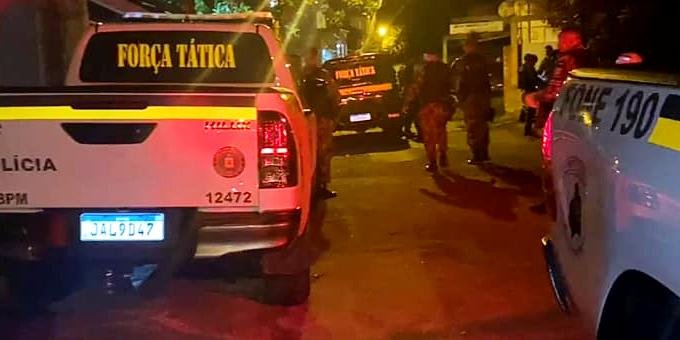 Policiais militares detiveram suspeito, de 18 anos, na noite da última quarta-feira | Foto: BM / Divulgação / CP