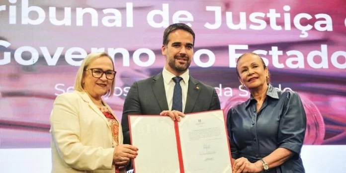 A presidente do TJRS, Desembargadora Iris Helena Medeiros Nogueira, afirmou que os projetos foram elaborados magistralmente pela secretaria da Saúde do Estado | Foto: Maria Eduarda Fortes/CP