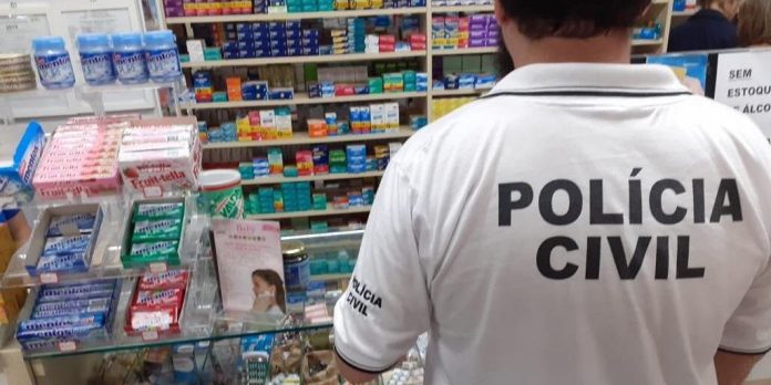 Agentes estão percorrendo farmácias e outros estabelecimentos comerciais | Foto: Polícia Civil / CP