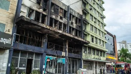 Local onde ocorreu o incêndio que vitimou 10 pessoas e deixou pelo menos 7 feridos no centro de Porto Alegre Evandro Leal/Enquadrar/Estadão Conteúdo - 26.abr.2024