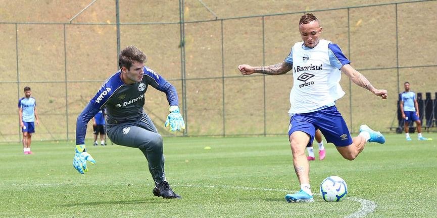 Everton volta ao time contra o Cruzeiro, depois de cumprir suspensão contra o Athletico-PR, na Arena da Baixada | Foto: Rodrigo Fatturi / Grêmio / Divulgação / CP