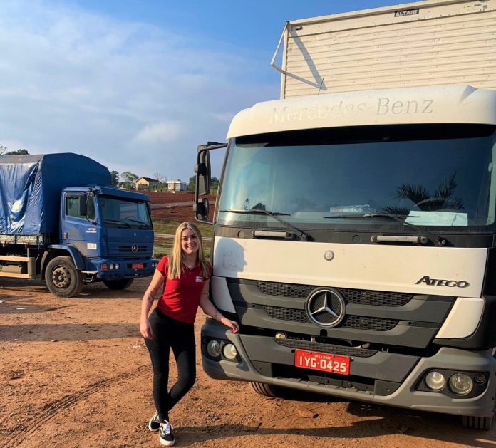 Gabriela Henicka trabalha com seu pai na empresa desde os 15 anos (Foto: Arquivo Pessoal)