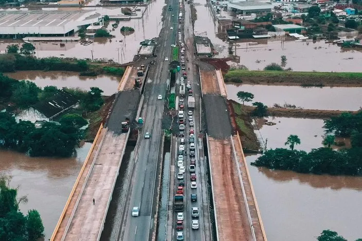 Obras emergências feitas pelo Dnit permitiram liberação do tráfego sobre a Ponte do Rio dos Sinos. Dnit / Divulgação