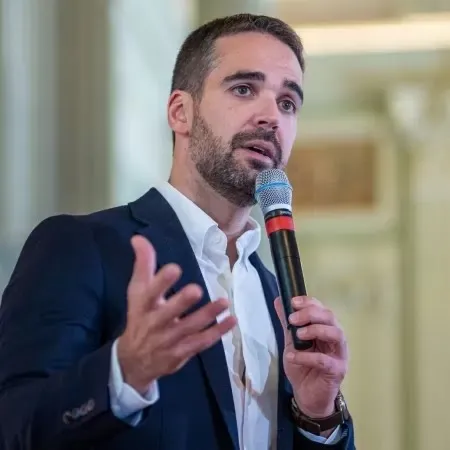 Eduardo Leite (PSDB) tem união estável com o médico Thalis Bolzan desde o fim de 2023 Imagem: Mauricio Tonetto