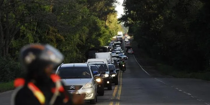 Trecho da ERS 118 onde se encontra com a Estrada Cândido Pinheiro de Barcelos, acesso a Alvorada e saída alternativa de Porto Alegre | Foto: Camila Cunha