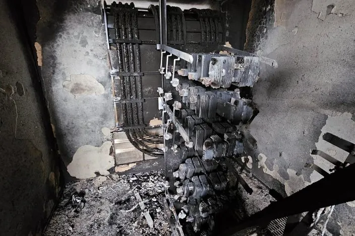 Equipamento na subestação de energia São Luís, em Canoas, pegou fogo após pane nesta quinta-feira (23). Thais Tabelião / Trensurb