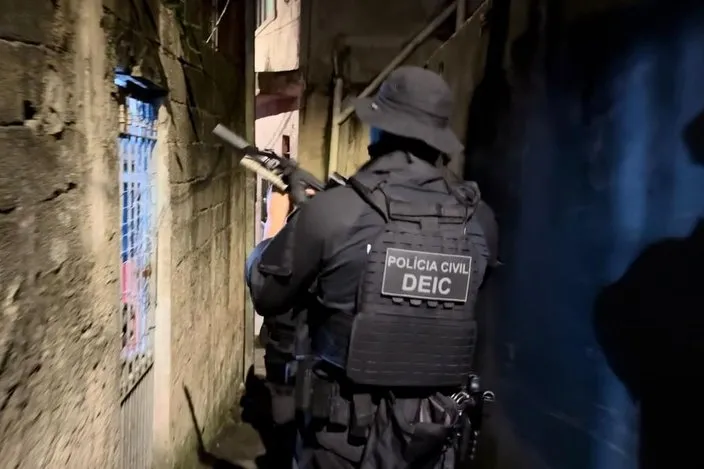 Suspeitos de golpe do Pix falso foram presos durante operação no último dia 15 de maio na cidade de Santo André, em São Paulo. Polícia Civil / Divulgação