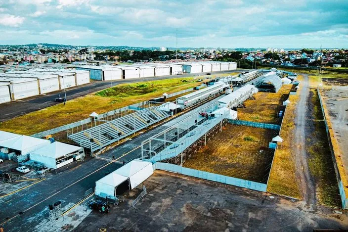 Espaço no Porto Seco receberá 550 pessoas. Marcelo Viola / Prefeitura Municipal de Porto Alegre