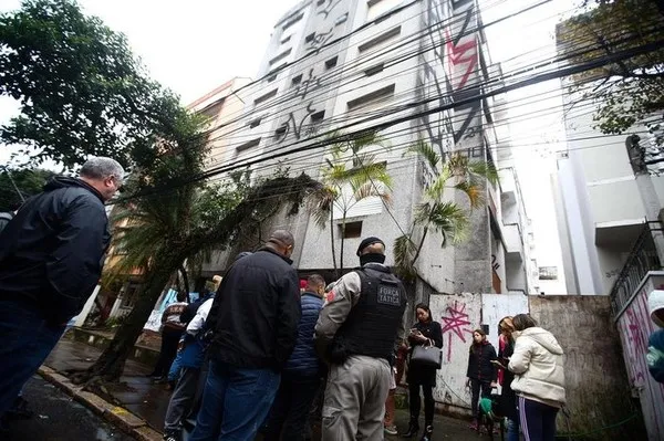 Prédio no Centro de Porto Alegre expulsos de casa pela enchentes na Zona Sul da Capital — Foto: GZH