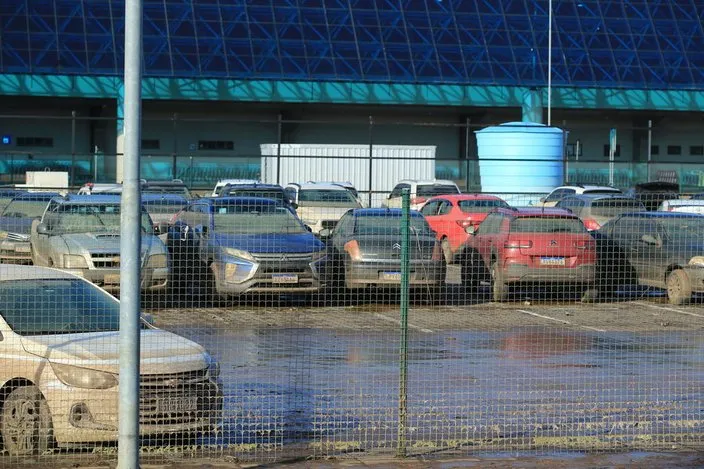 Unidade do Aeroporto Salgado Filho tinha cerca de 2 mil carros estacionados quando a enchente colocou Porto Alegre em calamidade. Ronaldo Bernardi / Agencia RBS
