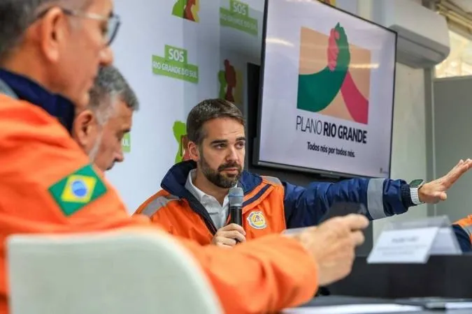 Leite sobre enchentes: "Além de ceifar vidas, afetou milhares de pessoas nas suas casas, afetou a logística do estado, afetou a economia" Gustavo Mansur/ Palácio Piratini