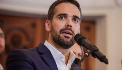 O documento entregue por Leite aponta uma série de justificativas, evidenciando uma perda de fluxo de recursos estimada em R$ 22,1 bilhões Felipe Dalla Valle/Palácio Piratin