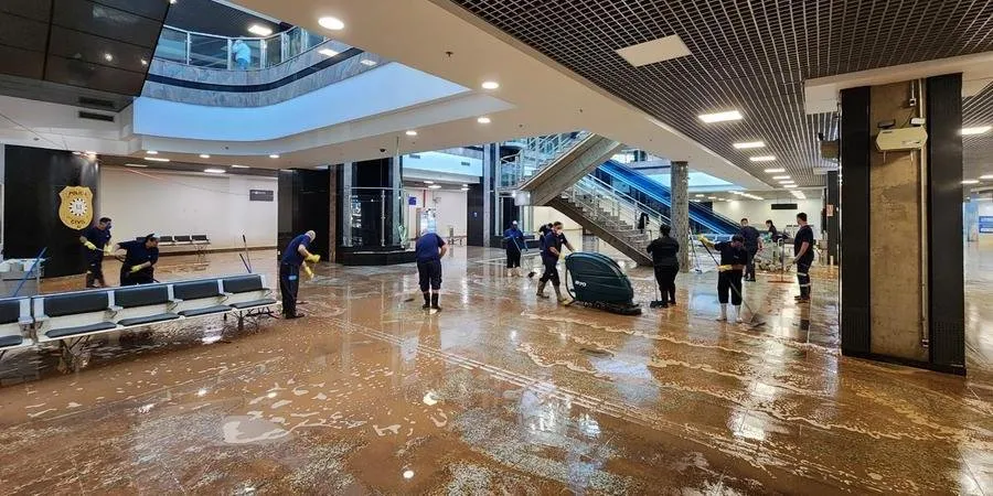 Limpeza é uma das etapas realizadas no aeroporto | Foto: Divulgação/Fraport Brasil/CP