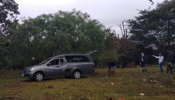 Corpo estava com sinais de enforcamento e foi encaminhado ao PML de Ijuí para necropsia. Foto: Abel Oliveira.