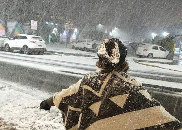 Neve dem 2021 no Centro de Canela. Créditos: @riograndedosul_tche