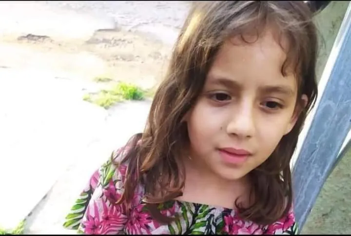 Kerollyn Souza Ferreira, nove anos, vivia com a família no bairro Cohab Santa Rita. Arquivo Pessoal / Divulgação