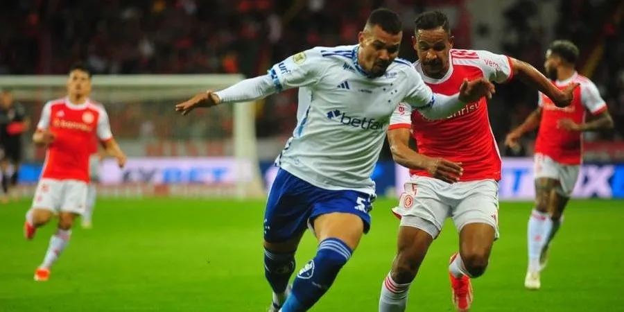 Volante colorado foi um dos melhores na vitória contra o Cruzeiro, ontem à noite no Beira-Rio | Foto: Fabiano do Amaral