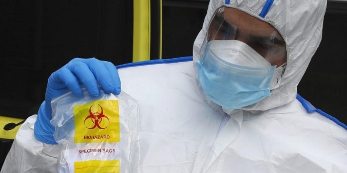 Itália registra o total de óbitos mais alto do mundo, representando mais de um terço de todas as mortes pelo vírus no planeta. (Foto: JACK GUEZ / AFP / CP)