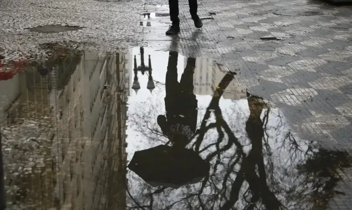 De acordo com o CGE (Centro de Gerenciamento de Emergências Climáticas) da Prefeitura, não há previsão de chuva para este domingo. Paulo Pinto/Agencia Brasil