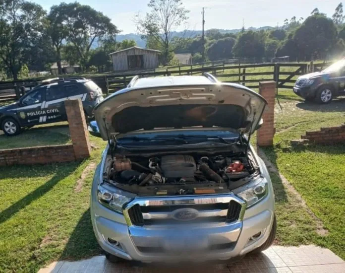 Caminhonete furtada por suspeitos de integrar quadrilha no RS Foto: Polícia Civil