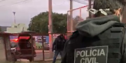 Operação da 4ª DPHPP mobilizou cerca de 30 agentes em oito viaturas que cumpriram 11 ordens judiciais | Foto: Polícia Civil / CP